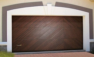 Гаражные секционные ворота премиум классик с электроприводом